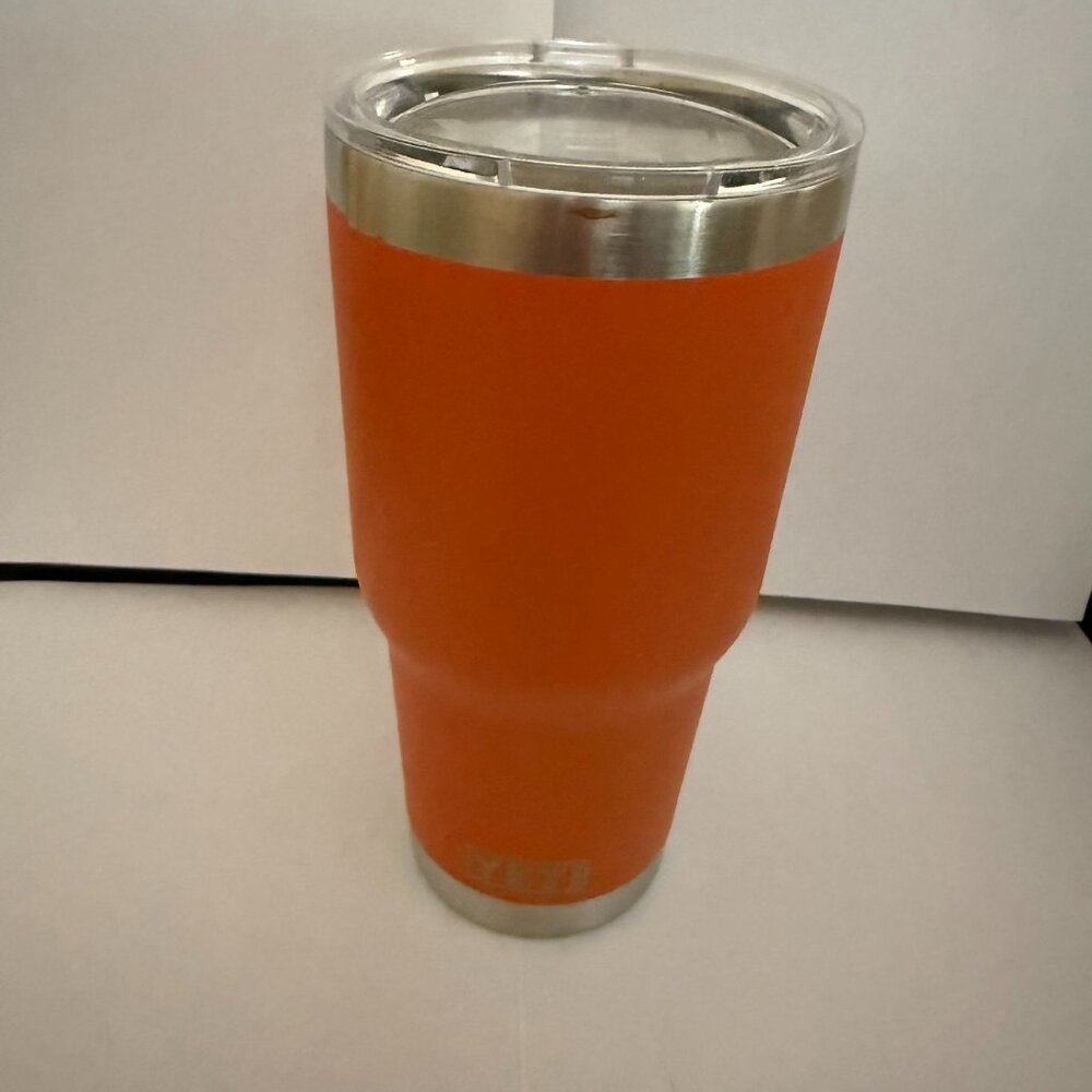YETI - 30 oz Rambler Tumbler - King Crab Orange